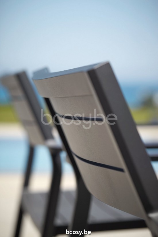 Diphano Metris halfhoge barstoelen Counterstoelen 62h Aluminium Lava.