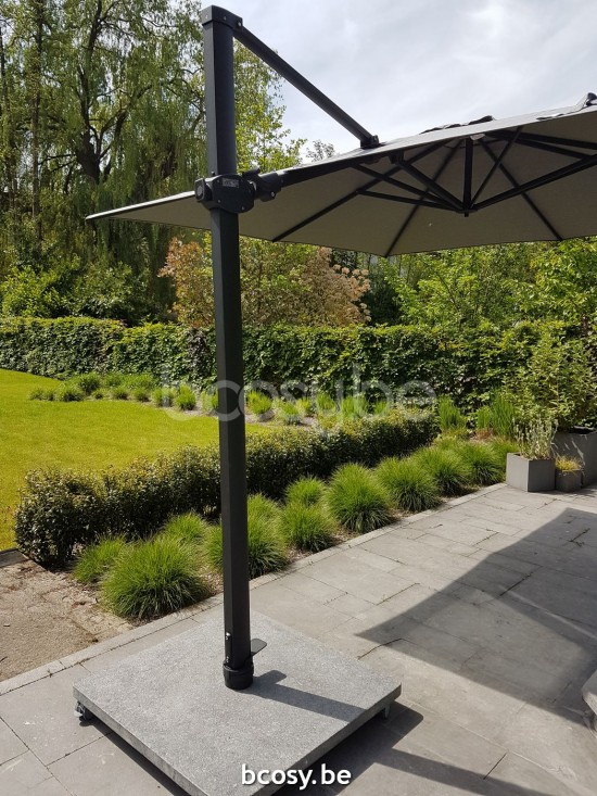Jardinico ANTEGO 300x300 Quadratischer Freiarmschirm Schwarzer Mast Stoff Taupe Classic-Acryl solids.