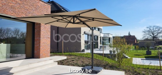 TUUCI OCEAN MASTER MAX SINGLE CANTILEVER 300x300 Cantilever Parasol.