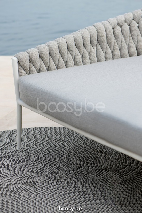 Jati&Kebon Fortuna Socks Tuinbedden Outdoor bedden Wit mat aluminium.