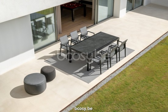 Jati&Kebon Livorno extendable garden outdoor dining tables Black mat aluminium.