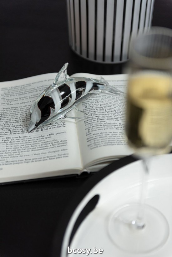 Jline Presse Pap Dauphin Verre Noir Blanc Large.