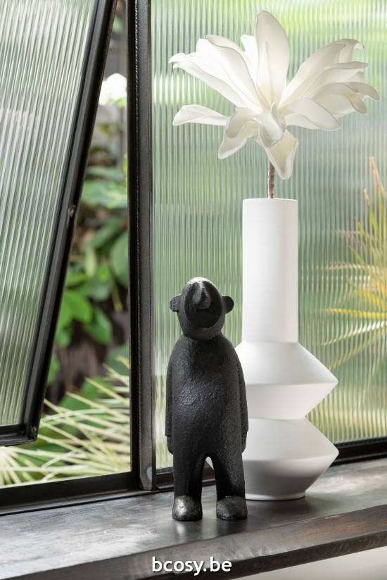 Jline Figura Ngurah Madera Negro Small.