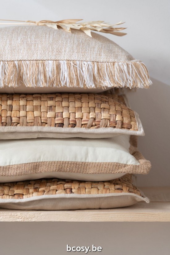 Jline Cushion Square 1 Side Reed Textile Natural Small.