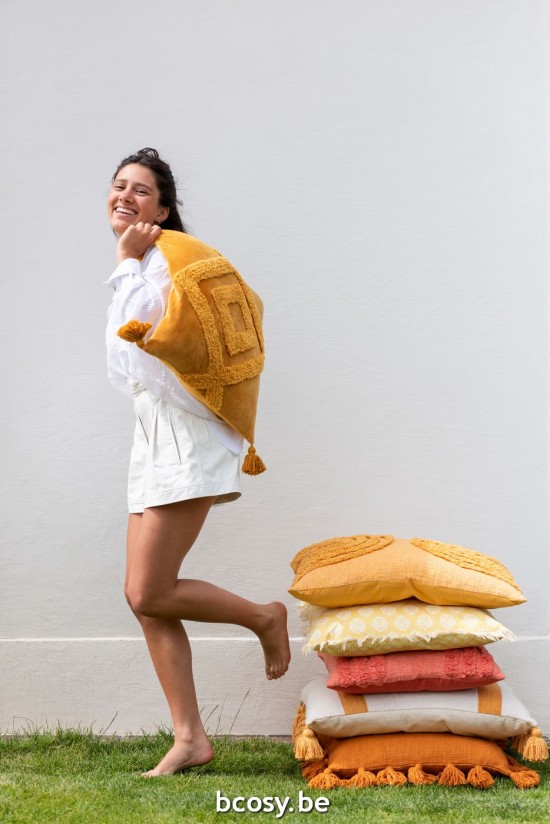 J Line Cuscino Nappa Cotone Ocra Cojin Borlas Algodon Ocre.