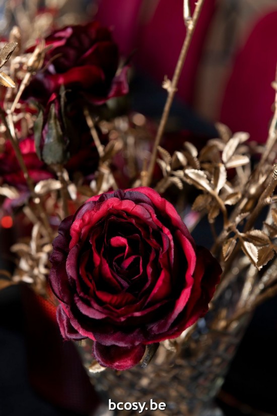 Jline Rosal 3 Flores Brotes Plástico Rojo Oro.