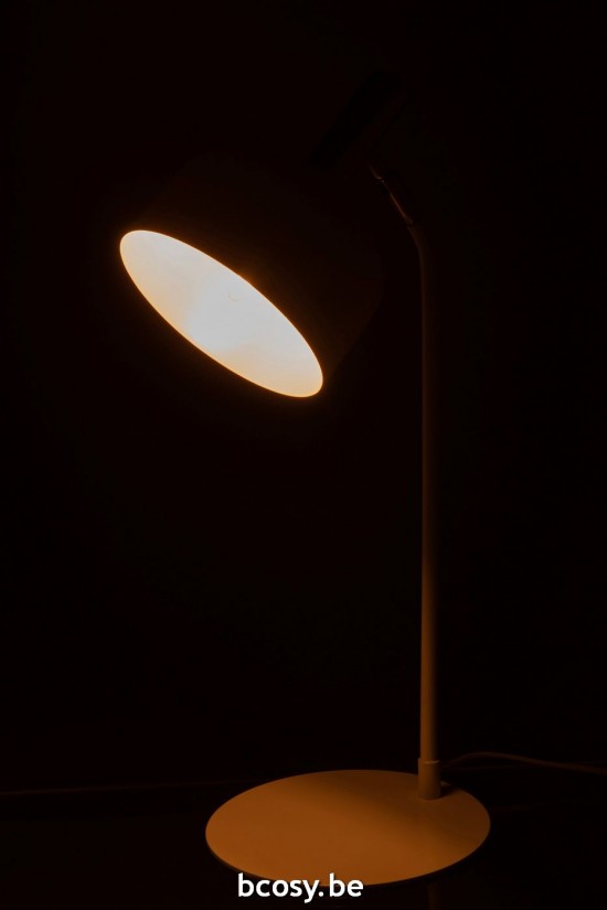 J Line Éclairage Armatures Luminaires D'intérieur Pieds De Lampe Avec Abat Jour Lampes De Table Jolipa Lampe De Table Tilt Me.