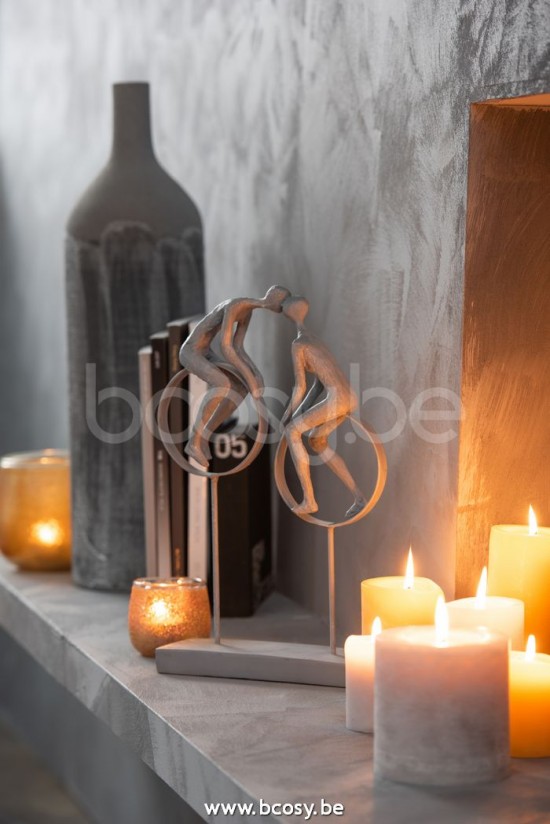 Jline beeld koppel kussend op cirkels j line