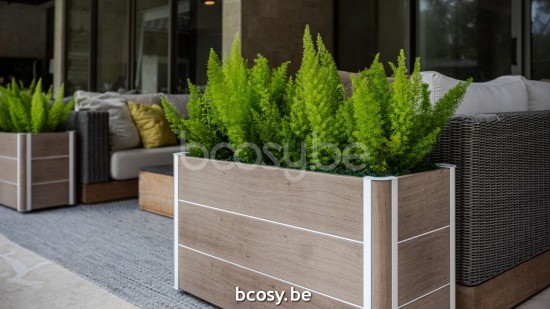 TUUCI bloempotten buiten.