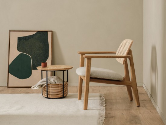 Vincent Sheppard Titus Loungesessel natur Titus Lounge Stuhl Rahmen aus Naturfarbener Lack Eiche Lime Weiß Bouclé.