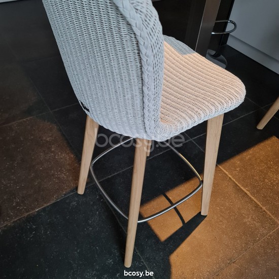 Vincent Sheppard Lily Barhocker mit Eichenfuß H101 cm Lily Mittelhoher Barhocker Rahmen aus Eiche Natur Holz Reines Weiß Lloyd Loom.