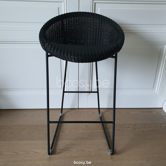 Vincent Sheppard Tabouret de bar Joe base sled noir H85 cm Joe Tabouret de bar mi-hauteur Cadre en avec piétement luge en acier Revêtement en poudre noir Lloyd 