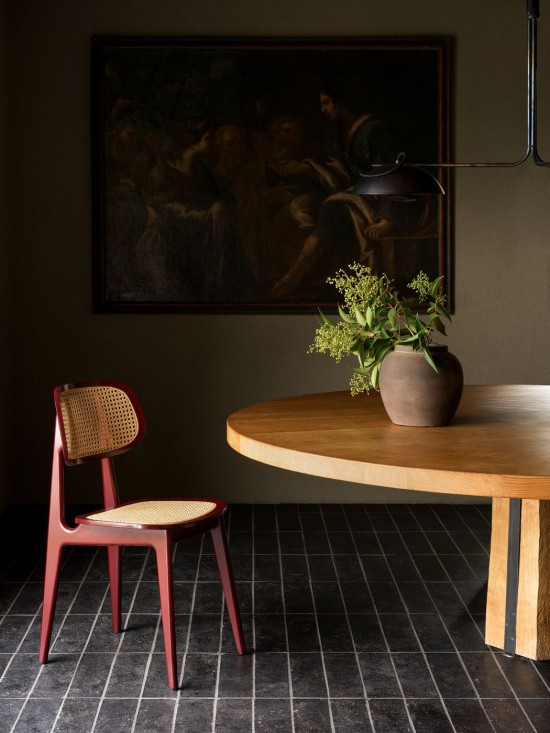 Vincent Sheppard Titus Stuhl Rahmen aus Burgunderrot Buche Korbgeflechtsitz.