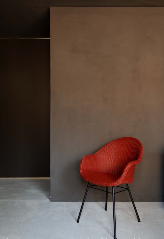 Vincent Sheppard Chaise Avril HB base A acier Avril Chaise de salle à manger avec dossier haut Cadre en Acier A Revêtement en poudre noir Lloyd Loom Terre cuite