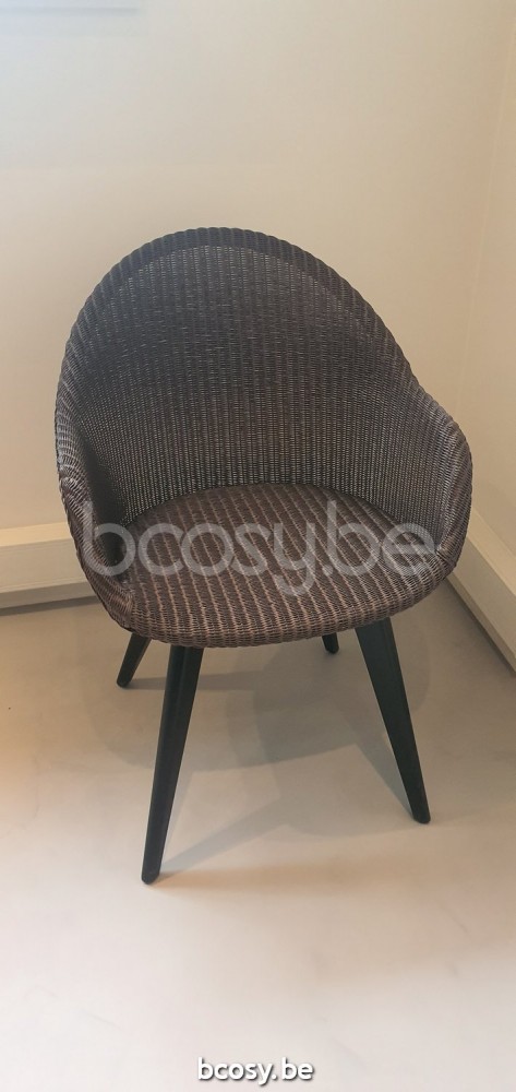 Vincent Sheppard Avril Esszimmerstuhl mit hoher Rückenlehne Rahmen aus Schwarz gebeiztes Hartholz Schwarz gewaschen Lloyd Loom.