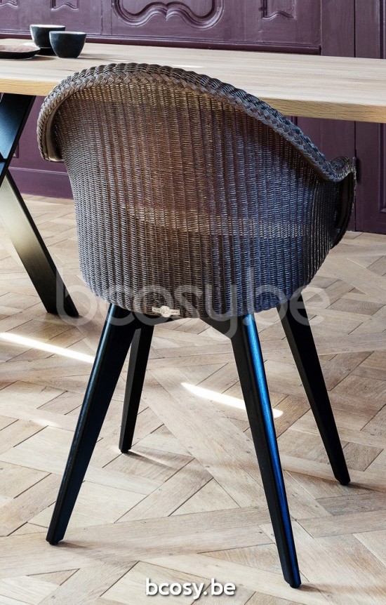 Vincent Sheppard Avril Esszimmerstuhl mit hoher Rückenlehne Rahmen aus Schwarz gebeizt Hartholz Schwarz gewaschen Lloyd Loom.