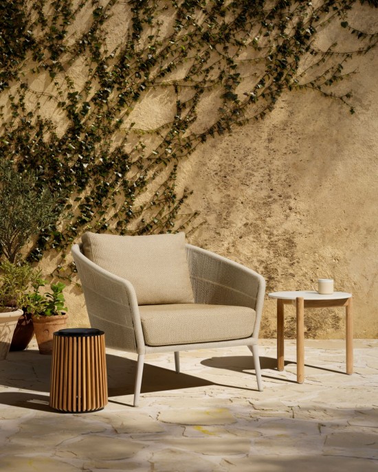 Vincent Sheppard Akari Lounge Stuhl Rahmen aus Dune Weiß Aluminium Flachs Seil Polypropylen.