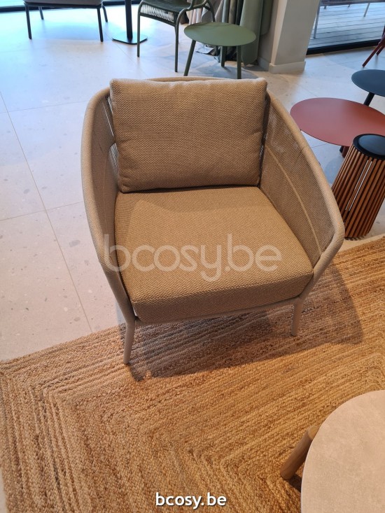 Vincent Sheppard Akari salons de jardin détente 1 place Cadre en Aluminium Blanc dune Corde Flax Polypropylène.