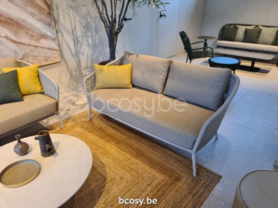 Vincent Sheppard Akari Canapé lounge 2.5s Cadre en Aluminium Blanc dune Corde Flax Polypropylène.