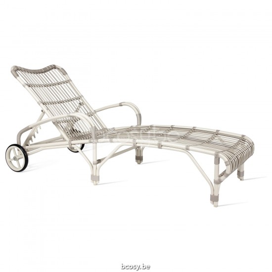 Vincent Sheppard Lucy Zonnebed Met Armen Gebroken Wit Wicker koord Polyethyleen.