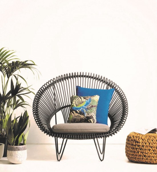 Vincent Sheppard ROY Cocoon Sessel Roy Cocoon Rahmen aus Schwarz Stahl Schwarz Flechtwerk Polyethylen.