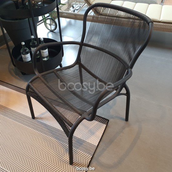Vincent Sheppard Loop Lounge Chair schwarz Loop Lounge Stuhl Rahmen aus Schwarz Aluminium Schwarz Flechtwerk Polyethylen.