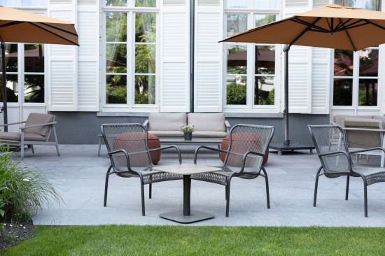 Vincent Sheppard Loop Loungesets 1zit Zwart Aluminium frame Zwart Wicker Polyethyleen.