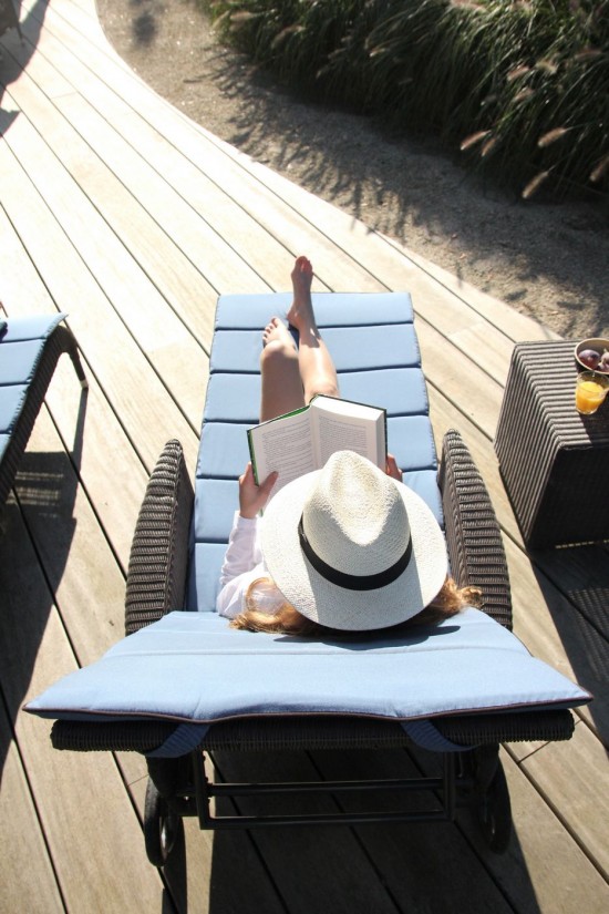 Vincent Sheppard Dovile Sonnenliege mit Armlehnen Auster Lloyd Loom.