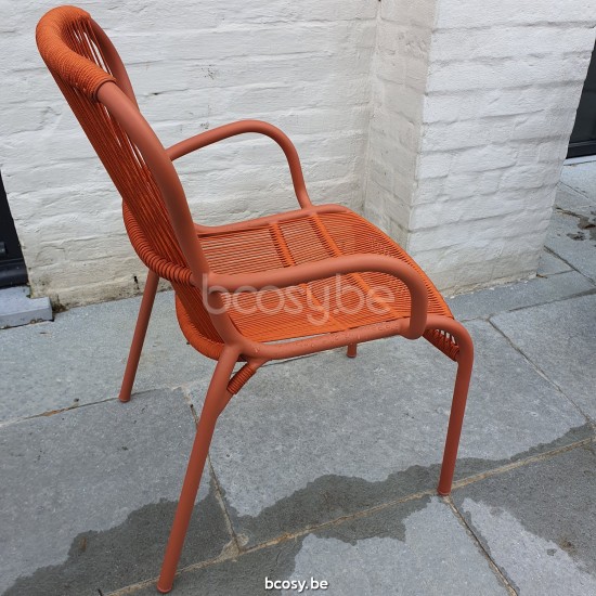 Vincent Sheppard Loop fauteuils de jardin avec accoudoirs Cadre en Aluminium Terre cuite Cordon Crocheté Terre cuite Polyprop