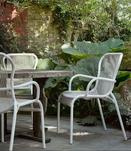 Vincent Sheppard Loop fauteuils de jardin avec accoudoirs cadre en Aluminium Blanc dune Corde Blanc dune Polypropylène.
