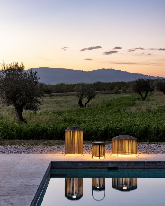 Vincent Sheppard Mora Lampe Medium Rahmen aus Schwarz Stahl Fossil Grau Seil Polypropylen.