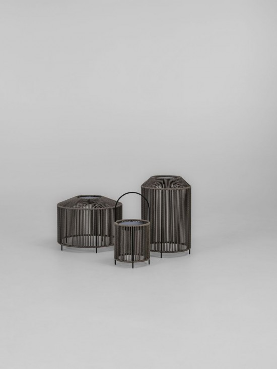 Vincent Sheppard Mora Kleine Lampe mit Henkel Rahmen aus Schwarz Stahl Fossil Grau Seil Polypropylen.