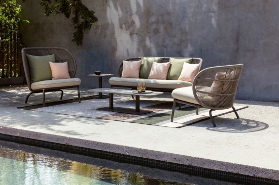 Vincent Sheppard Kodo Garten Beistelltisch 129x45 Rahmen aus Fossil Grau Aluminium Tischplatte Fossil Grau Aluminium.