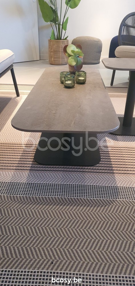 Vincent Sheppard Kodo Garten Beistelltisch 129x45 Rahmen aus Fossil Grau Aluminium Tischplatte Flint Keramik.