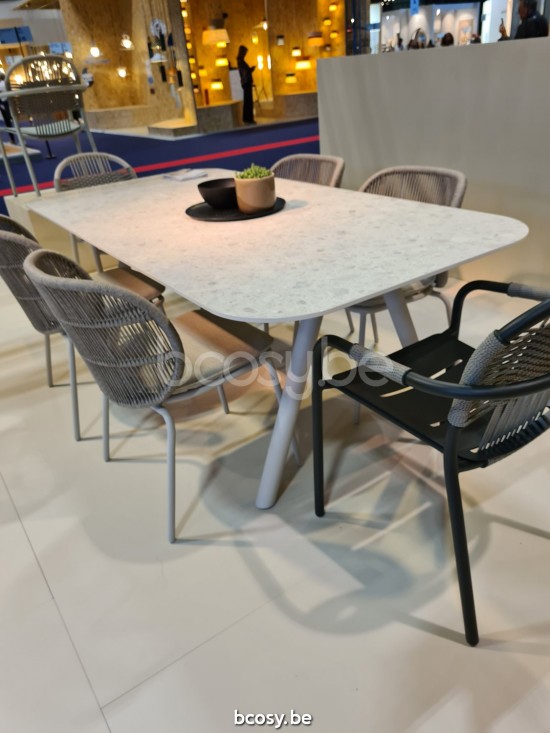 Vincent Sheppard Kodo Tuintafel 210x100 Dune White Aluminium frame.