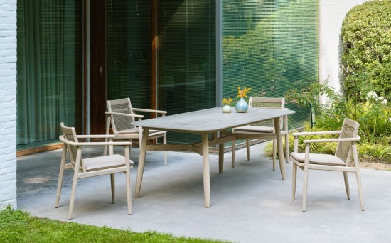 Vincent Sheppard David 210x100 Table de Jardin Cadre en Teck Vieilli dessus de table Céramique Silex.