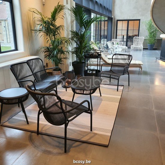 Vincent Sheppard Loop Beistelltisch schwarz Loop Runder Garten Beistelltisch Rahmen aus Schwarz Aluminium Schwarz Flechtwerk Polyethylen.