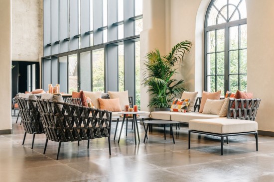 Vincent Sheppard Leo tuinsalontafels bijzettafels koffietafels voor buiten terras Lava Aluminium frame Dia 60.