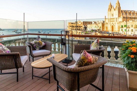 Vincent Sheppard Wicked Garten Beistelltisch 123x55 Rahmen aus Schwarz Aluminium Tischplatte Unbehandeltes Teakholz.