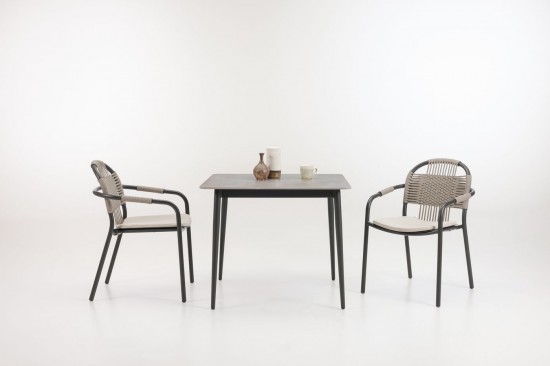 Vincent Sheppard Table à manger Max céramique 90x90 cm Max Panneau En Teck 90x90 Table de Jardin Cadre en Aluminium Gris fossile.