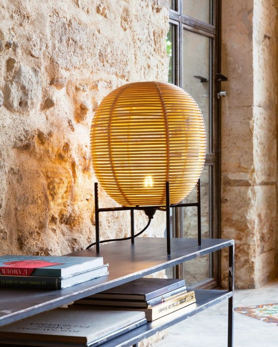 Vincent Sheppard Lampe de sol / à poser Sari S Sari Lampadaire - lampe à poser petite Cadre en Acier Noir Rotin Naturel.