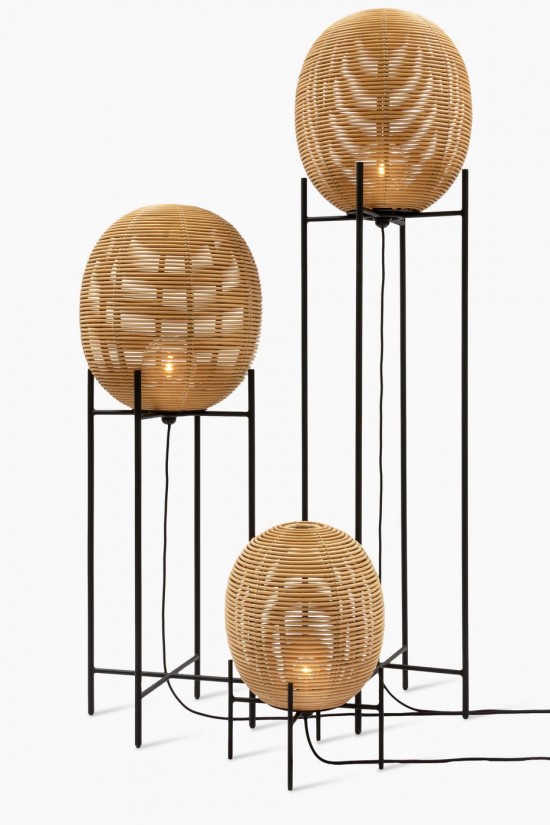 Vincent Sheppard Sari Stehleuchte - Tischleuchte klein Rahmen aus Schwarz Stahl Natürlich Rattan.