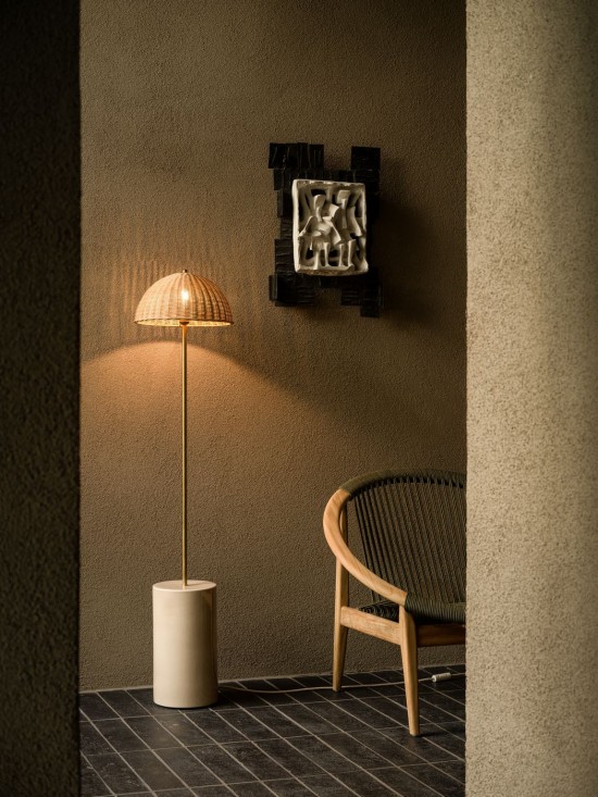 Vincent Sheppard Vincent Sheppard Arvin Floor lamp Base straight Mushroom Ceramic frame Natural Rattan.