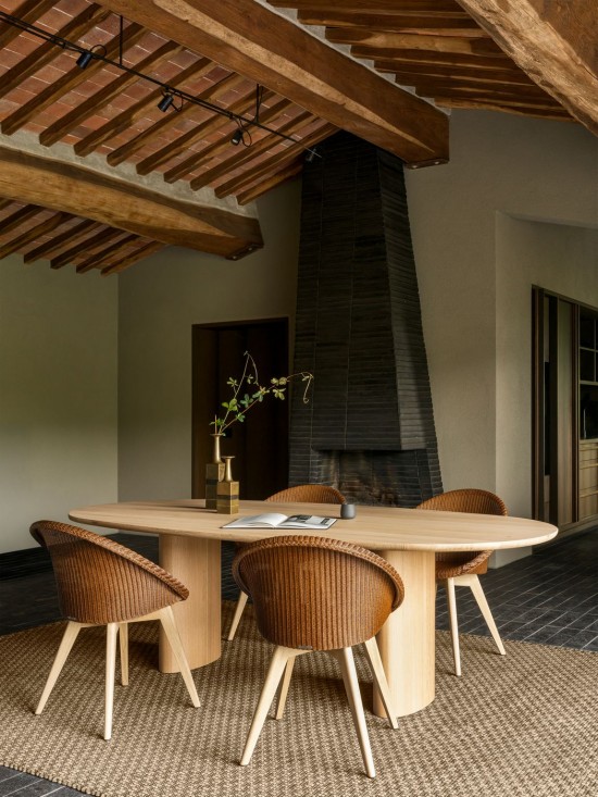 Vincent Sheppard Atlas 240x120 Table de salle à manger Ellipse 2 pieds Cadre en Chêne Contreplaqué dessus de table Chêne naturel.