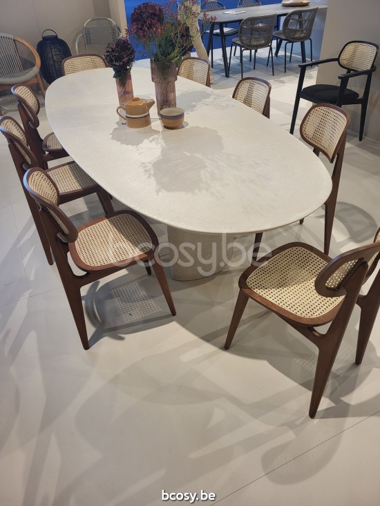 Vincent Sheppard Ari Ellipse Esstisch 275x120 Rahmen aus Lunar Weiß Mineral Tischplatte Lunar Weiß Mineral.