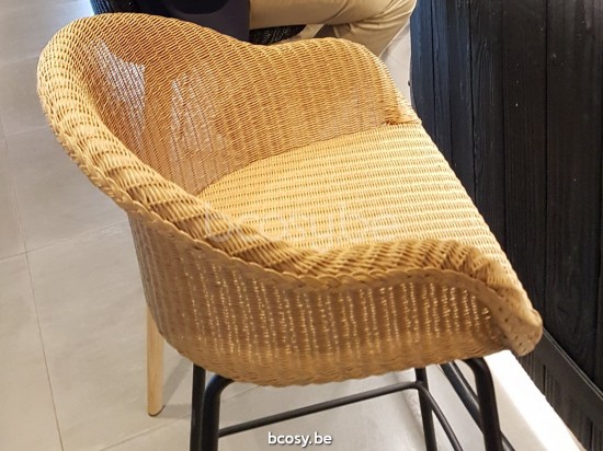 Vincent Sheppard Edgard barstoelen Zwart Gepoedercoat Stalen A frame Old Lace Wicker Polyethyleen.