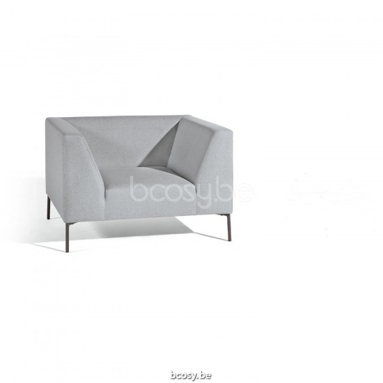 Diphano Coast lounge chair Aluminium Lava Frame Weatherproof Silver Fabric.