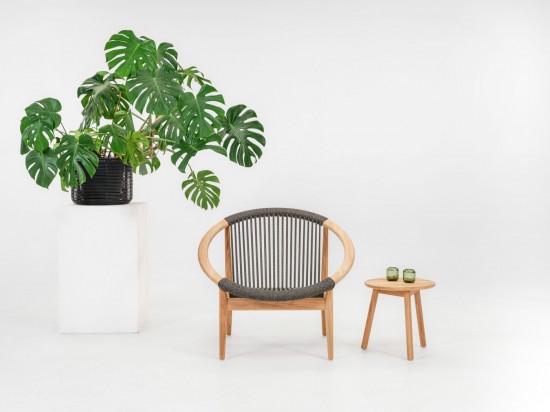 Vincent Sheppard Ivo Pflanzentopf Medium Dia 40x45h Rahmen aus Schwarz Stahl Schwarz Flechtwerk Polyethylen.