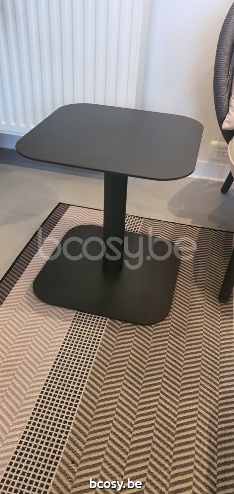 Vincent Sheppard Kodo tuinsalontafels bijzettafels koffietafels voor buiten terras Fossil Grey Aluminium frame.