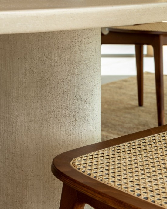 Vincent Sheppard Vincent Sheppard Ari Round Dining Table Round Lunar White Mineral frame Lunar White Mineral top.